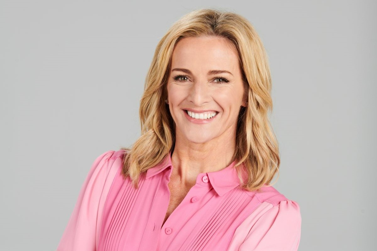 Gabby Logan menopause in pink top